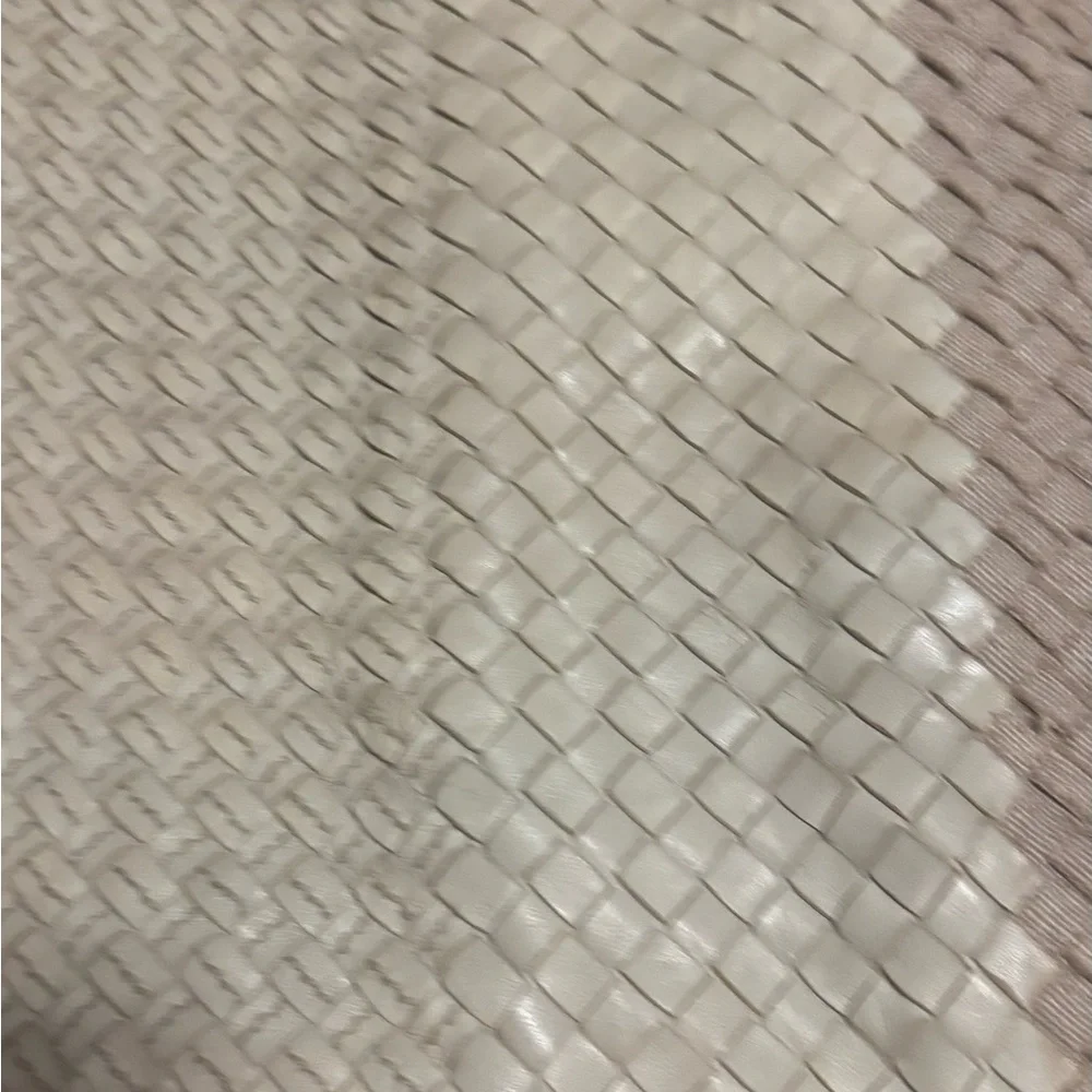 Bottega Veneta Cream  large Woven Tote - Picture 14 of 15